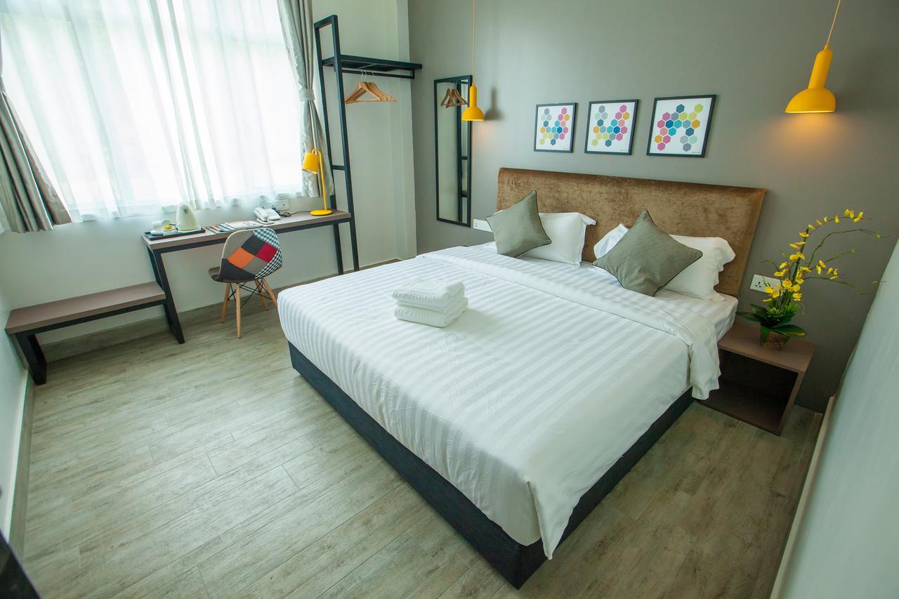 Bzz Hotel Skudai Ngoại thất bức ảnh