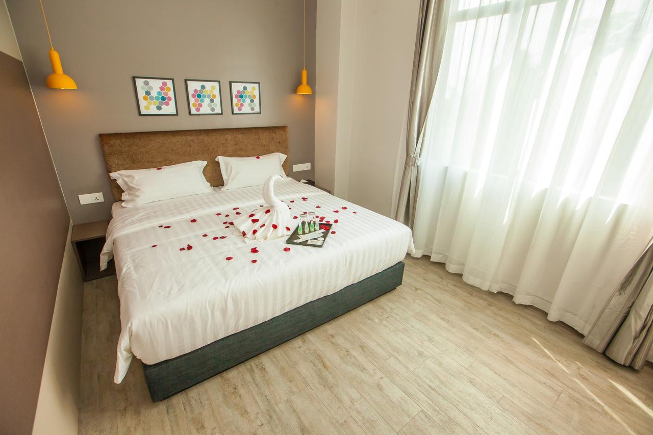 Bzz Hotel Skudai Ngoại thất bức ảnh
