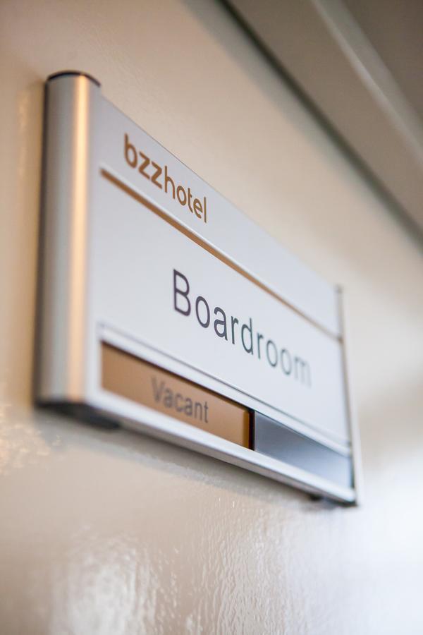 Bzz Hotel Skudai Ngoại thất bức ảnh