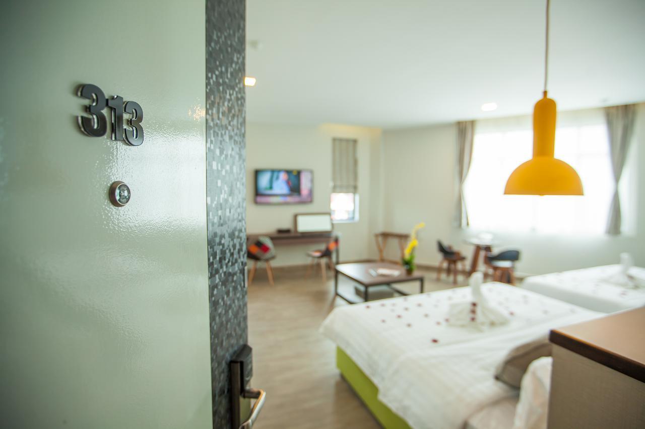 Bzz Hotel Skudai Ngoại thất bức ảnh