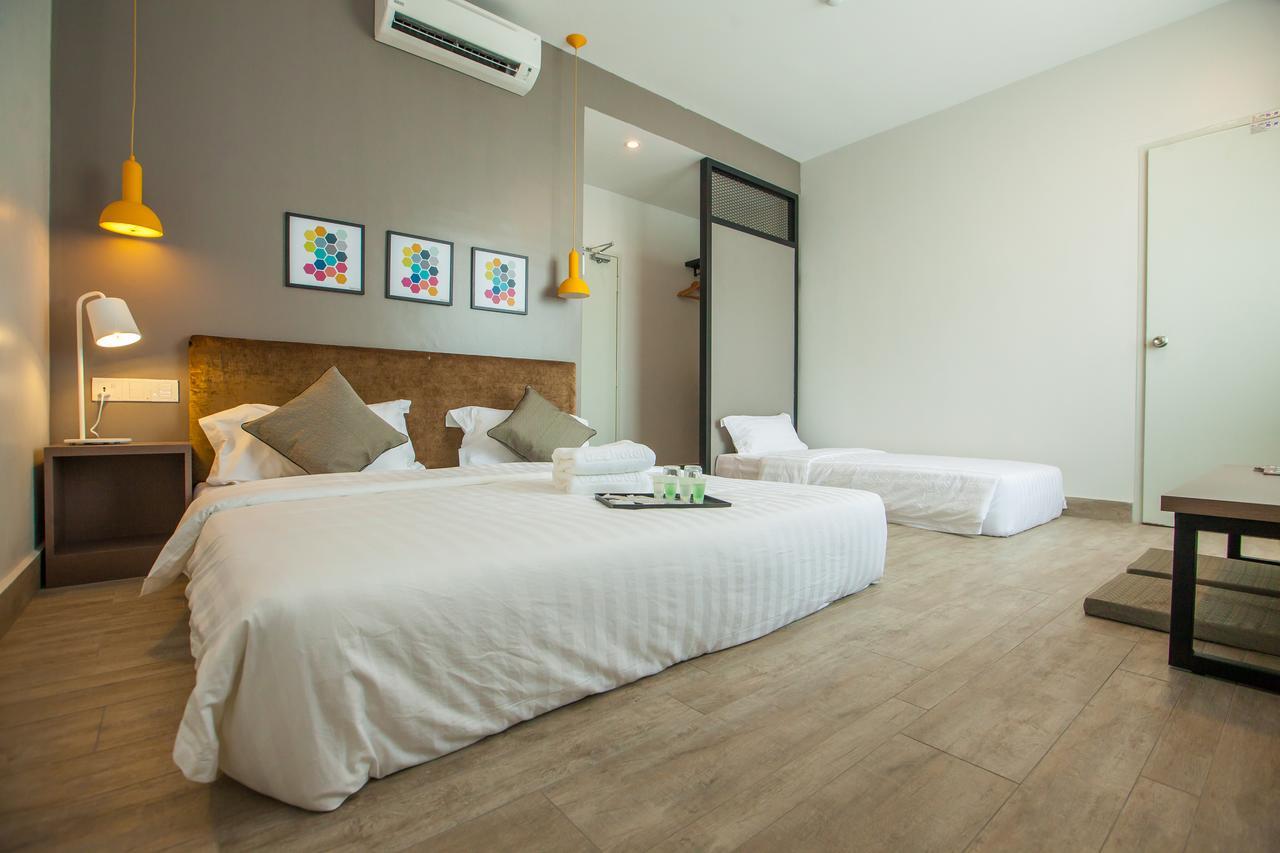 Bzz Hotel Skudai Ngoại thất bức ảnh