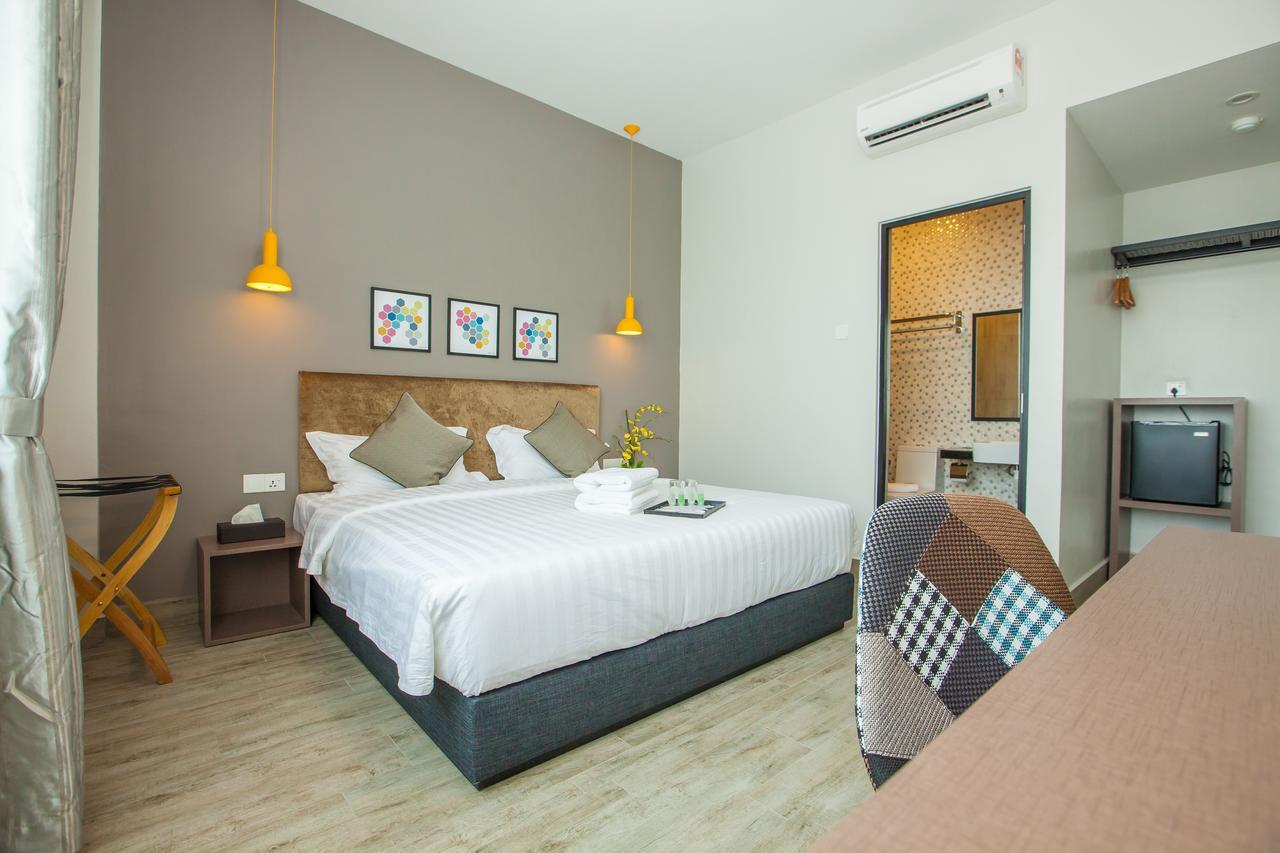 Bzz Hotel Skudai Ngoại thất bức ảnh