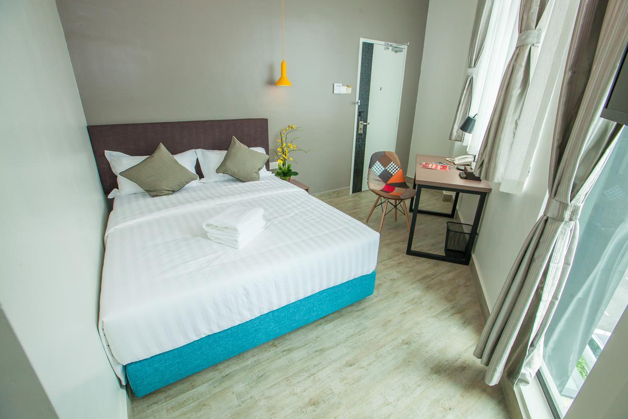 Bzz Hotel Skudai Ngoại thất bức ảnh