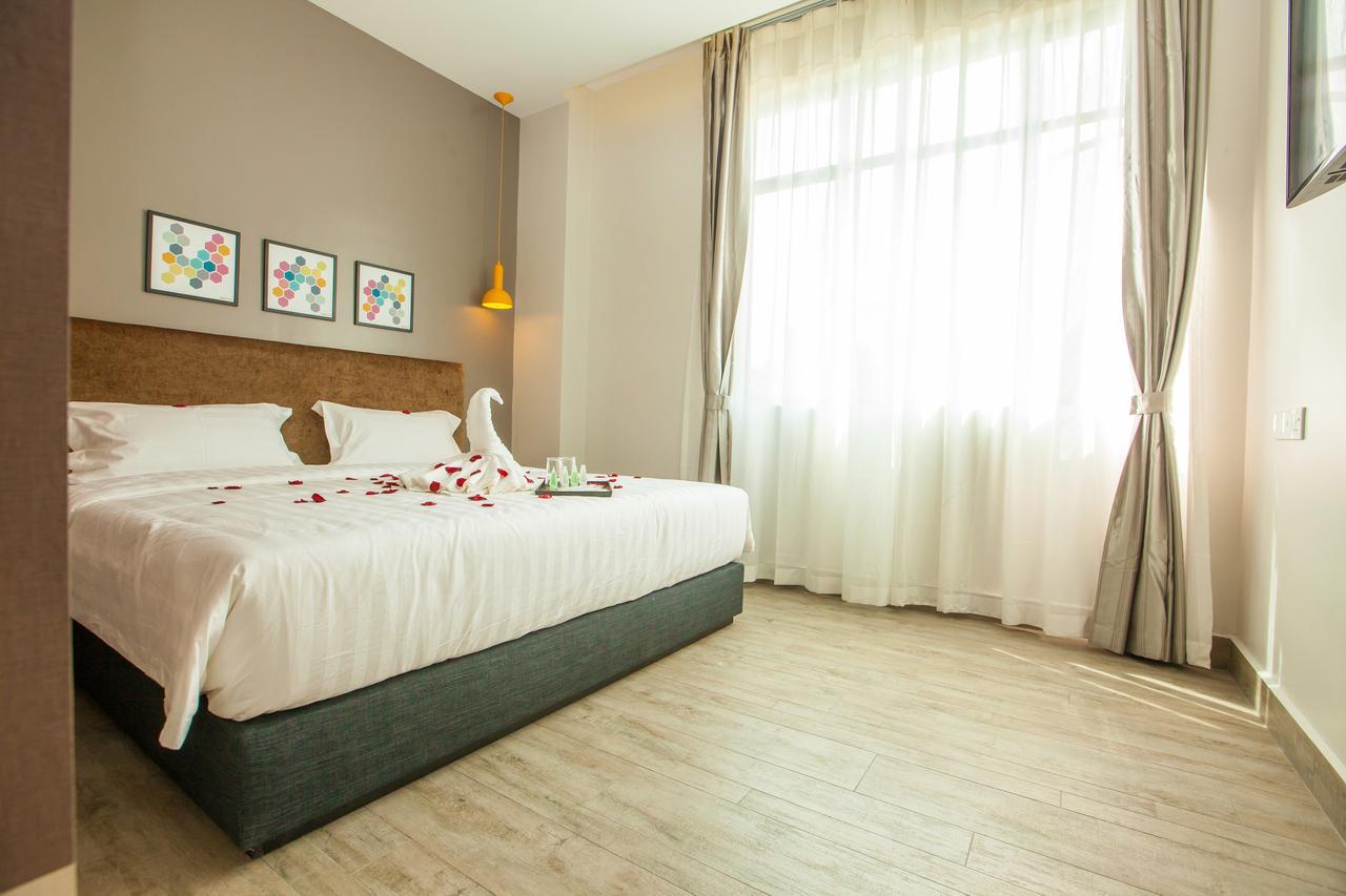Bzz Hotel Skudai Ngoại thất bức ảnh
