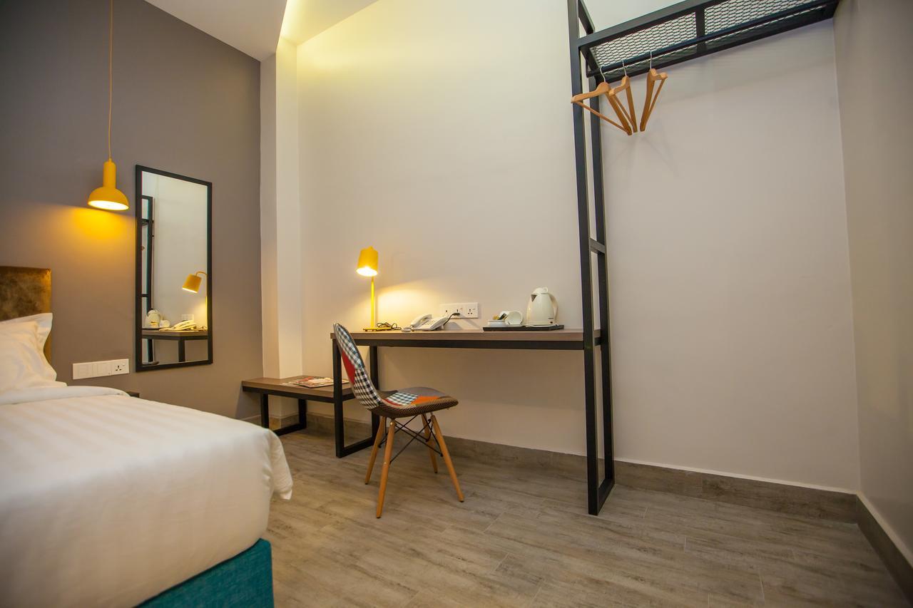 Bzz Hotel Skudai Ngoại thất bức ảnh