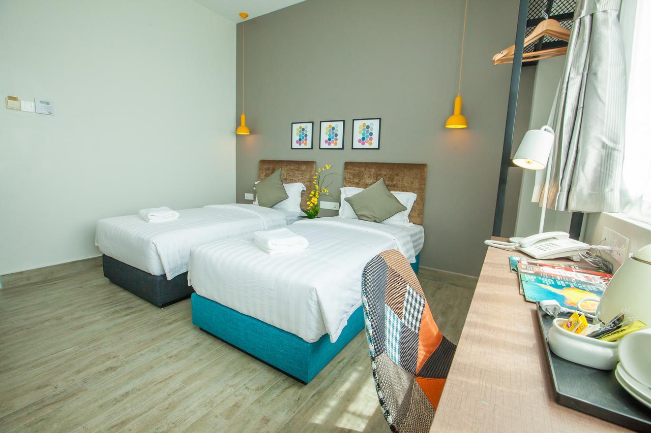 Bzz Hotel Skudai Ngoại thất bức ảnh