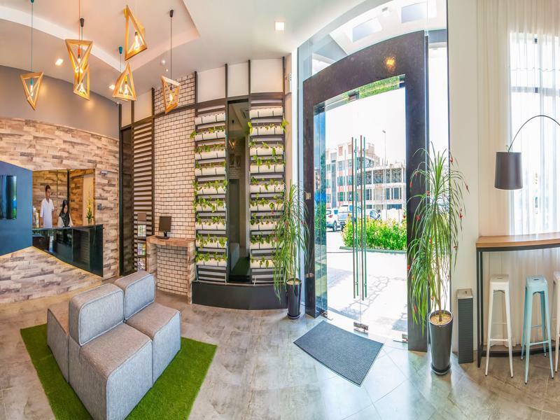 Bzz Hotel Skudai Ngoại thất bức ảnh