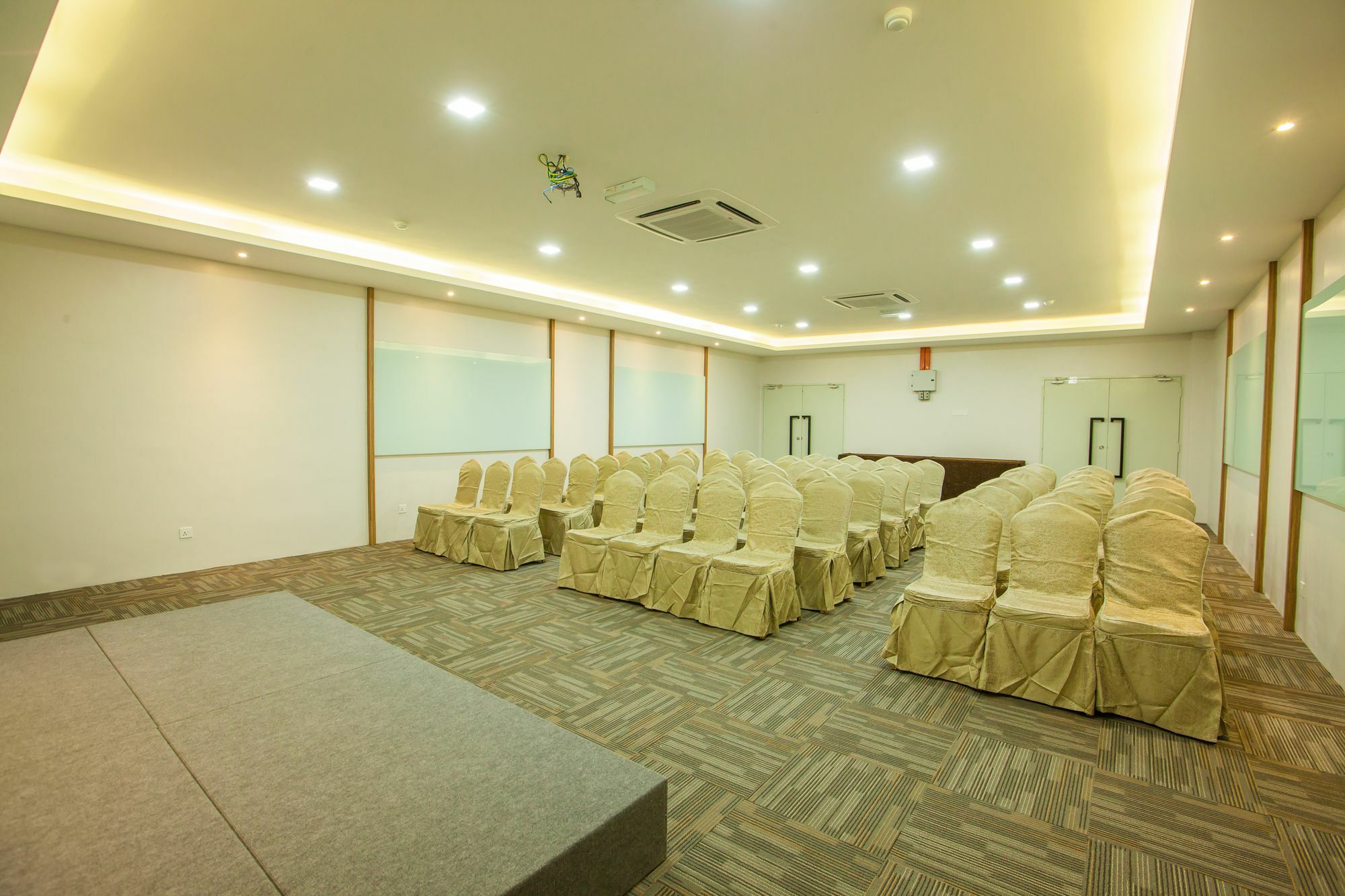 Bzz Hotel Skudai Ngoại thất bức ảnh